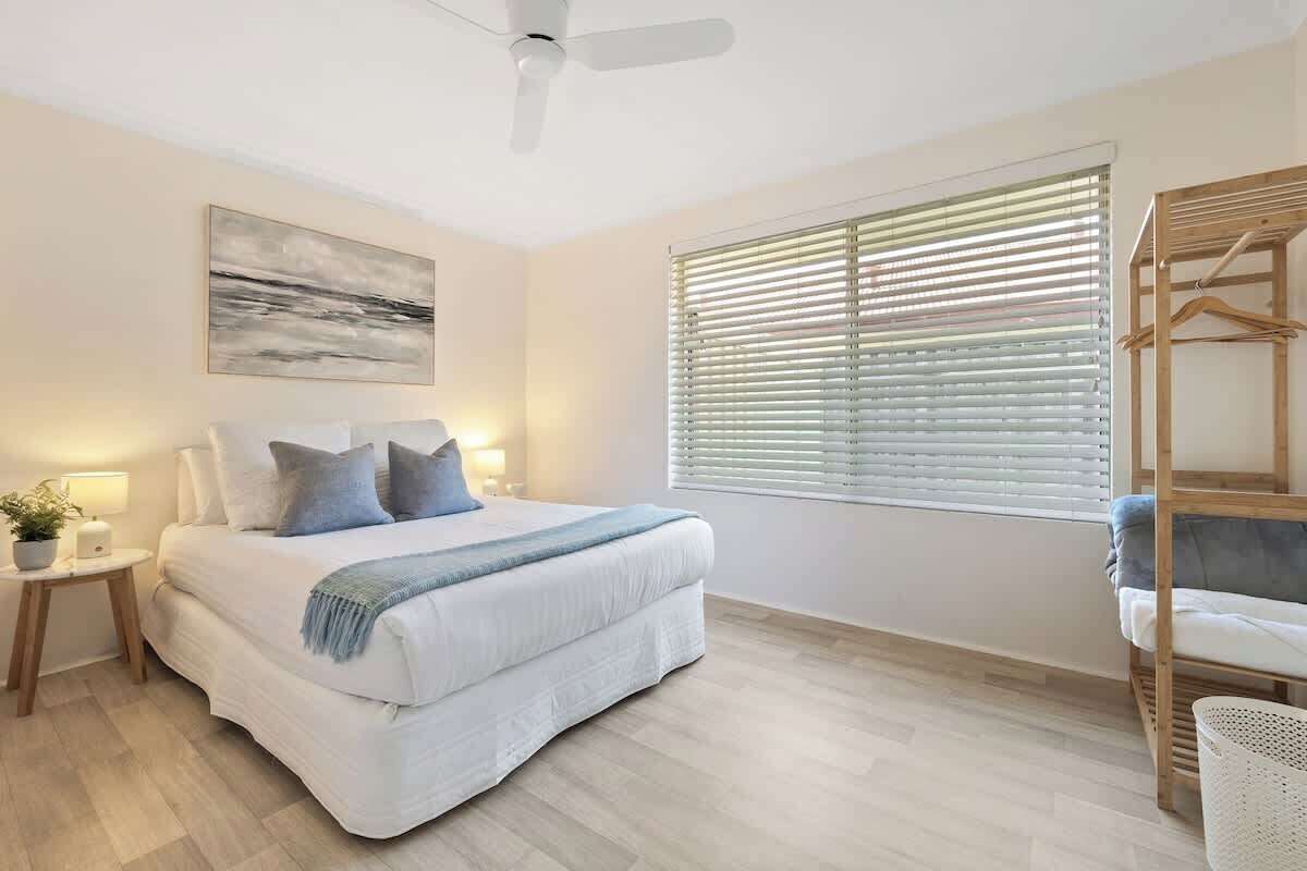4 bedrooms, iron/ironing board, WiFi