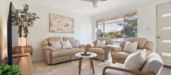 Luna Getaway—Spacious Family Escape by the Coast