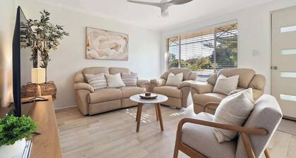 Luna Getaway—Spacious Family Escape by the Coast