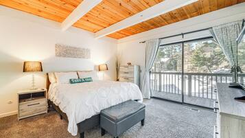 1 bedroom, desk, iron/ironing board, Internet