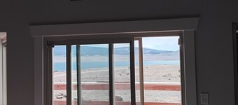 The Bighorn Cabin overlooking Eleven Mile Reservoir, HOT TUB! Closest to Lake!