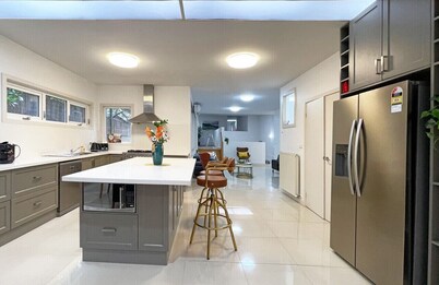 StayAU Canterbury Spacious Villa Staycation East of Melbourne