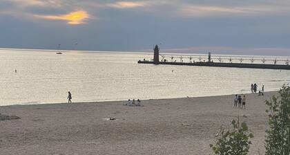 3-bedroom vacation home just 7 minutes to Lake Michigan with hot tub