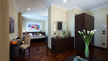 Tripla Classic | Una scrivania, Wi-Fi gratuito