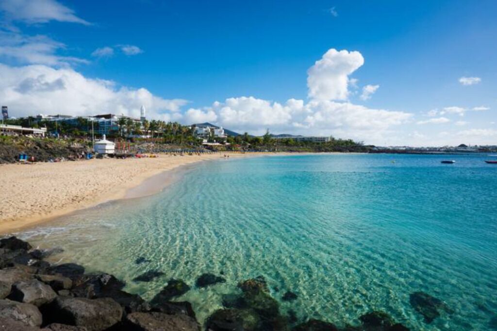 Solstolar och strandhanddukar