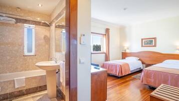 In-room safe, free WiFi