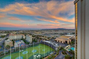Golf - Classic Suite Signature Resort Pool View (Las Vegas)