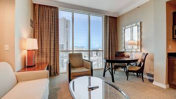 City Room, 1 King Bed with Sofa bed, Non Smoking, Kitchenette | Living area | 42-inch TV with digital channels, streaming services
