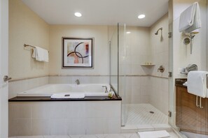City Room, 1 King Bed with Sofa bed, Non Smoking, Kitchenette | Bathroom | Separate tub and shower, jetted tub, hair dryer, towels - Classic Suite Signature Resort Pool View (Las Vegas)
