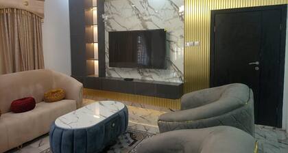 2-bed Luxury Apt w/ Internet, Security & Parking