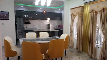 House | Dining