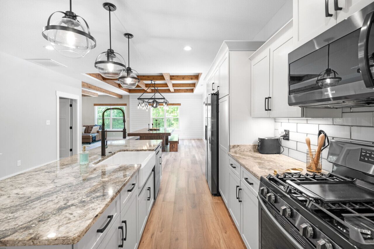 410/Massive New Construction Home