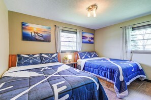 3 bedrooms, desk, iron/ironing board, Internet