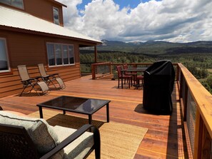 Outdoor dining - Gorgeous Mountain Home (Mancos)