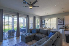 テレビ、書斎 / ワークスペース