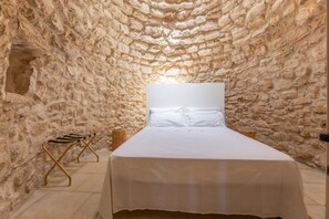 2 slaapkamers, reisbedje, gratis wifi, beddengoed