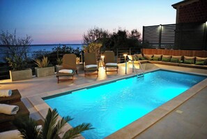 Seasonal outdoor pool - Villa Seabatical (Razanac)