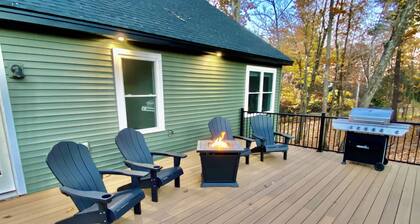 Spacious 2 Bedroom Apartment on Rural, Wooded Property. King Bed