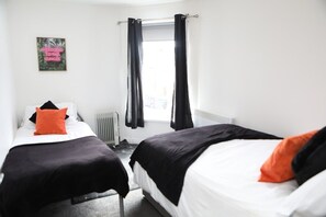 2 bedrooms, iron/ironing board, free WiFi, bed sheets
