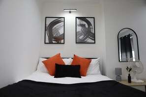 2 chambres, fer et planche à repasser, Wi-Fi gratuit, draps fournis