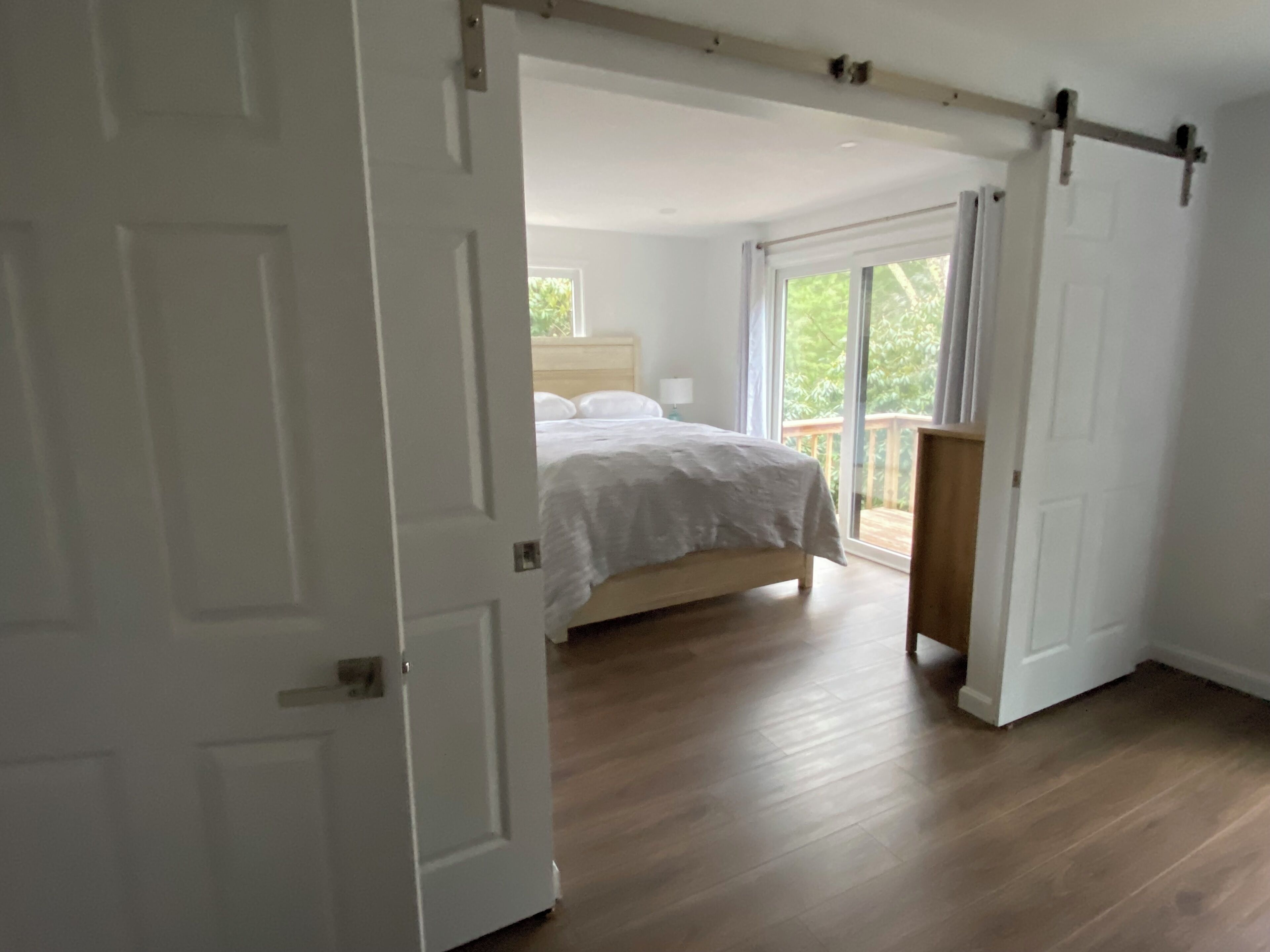 3 chambres, fer et planche à repasser, Wi-Fi, draps fournis