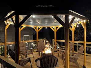 Terrace/patio - Secluded mountain view cabin near Hocking hills (Athens)