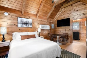 1 bedroom, free WiFi - The Wren’s Nest Studio Cabin 11 - Studio style cabin, queen bed and a kitchenette (Allons)