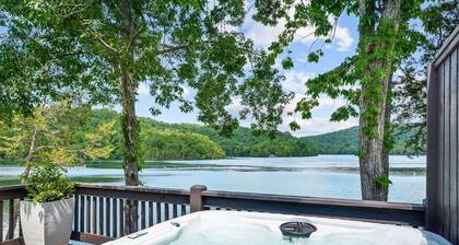 2 Bedroom Fox Den Cabin 12 - 2 bedrooms, Sleep sofa and a kitchenette