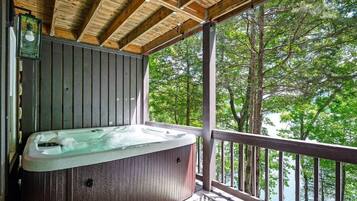 Bain à remous extérieur