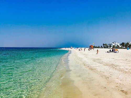 A Modern & Cozy Room stay for Guests