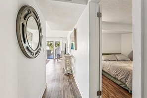 2 slaapkamers, een strijkplank/strijkijzer, wifi, beddengoed