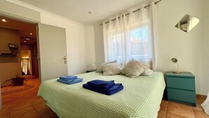 5 bedrooms, desk, iron/ironing board, travel crib - Countryside Haven, Between Lagos and Praia da Luz & Along the Ecovia Bike Trail (Lagos)