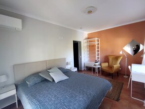 5 bedrooms, desk, iron/ironing board, travel cot - Countryside Haven, Between Lagos and Praia da Luz & Along the Ecovia Bike Trail (Lagos)