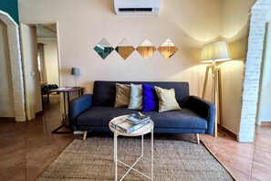 Smart TV, computer monitors, printers - Countryside Haven, Between Lagos and Praia da Luz & Along the Ecovia Bike Trail (Lagos)