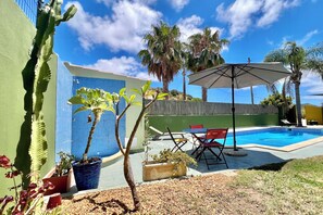 حمّام سباحة خارجي