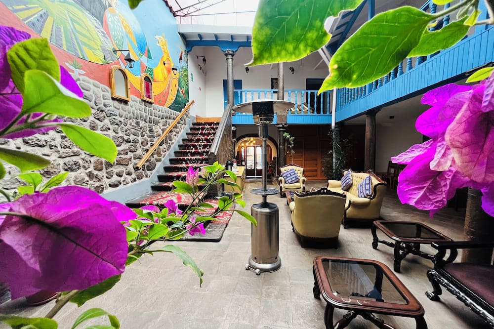 Rojas Plaza Boutique
