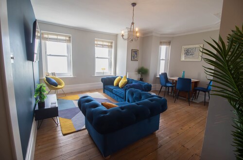 Stunning Seafront Apartment