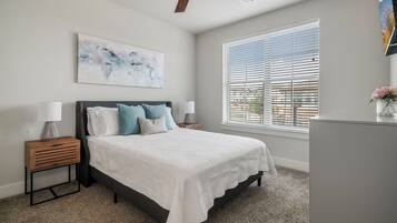 2 bedrooms, iron/ironing board, WiFi, bed sheets