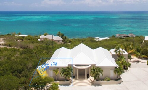 ParadiseOneVilla Suites - 2 Suites - 3 Bedrooms - Centrally Located