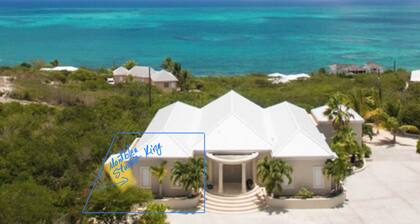 ParadiseOneVilla Suites - 2 Suites - 3 Bedrooms - Centrally Located