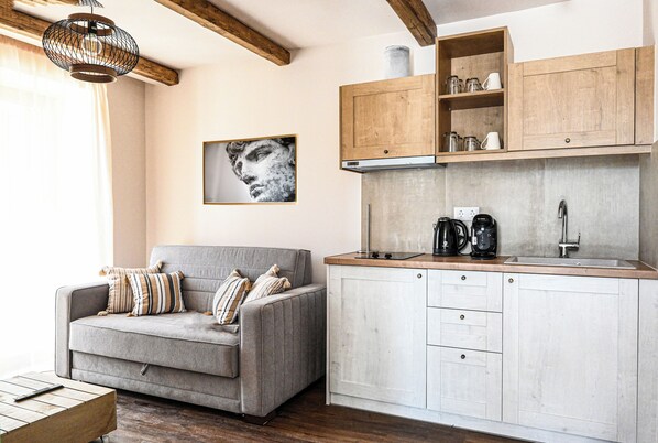 Casa Superior | Area soggiorno | Smart TV 39 pollici con canali via cavo, Netflix, servizi in streaming