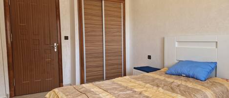 3 habitaciones y ropa de cama