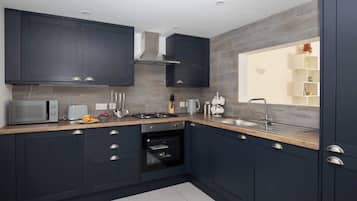 KylskÄp, mikrovÄgsugn, ugn och spishÀll