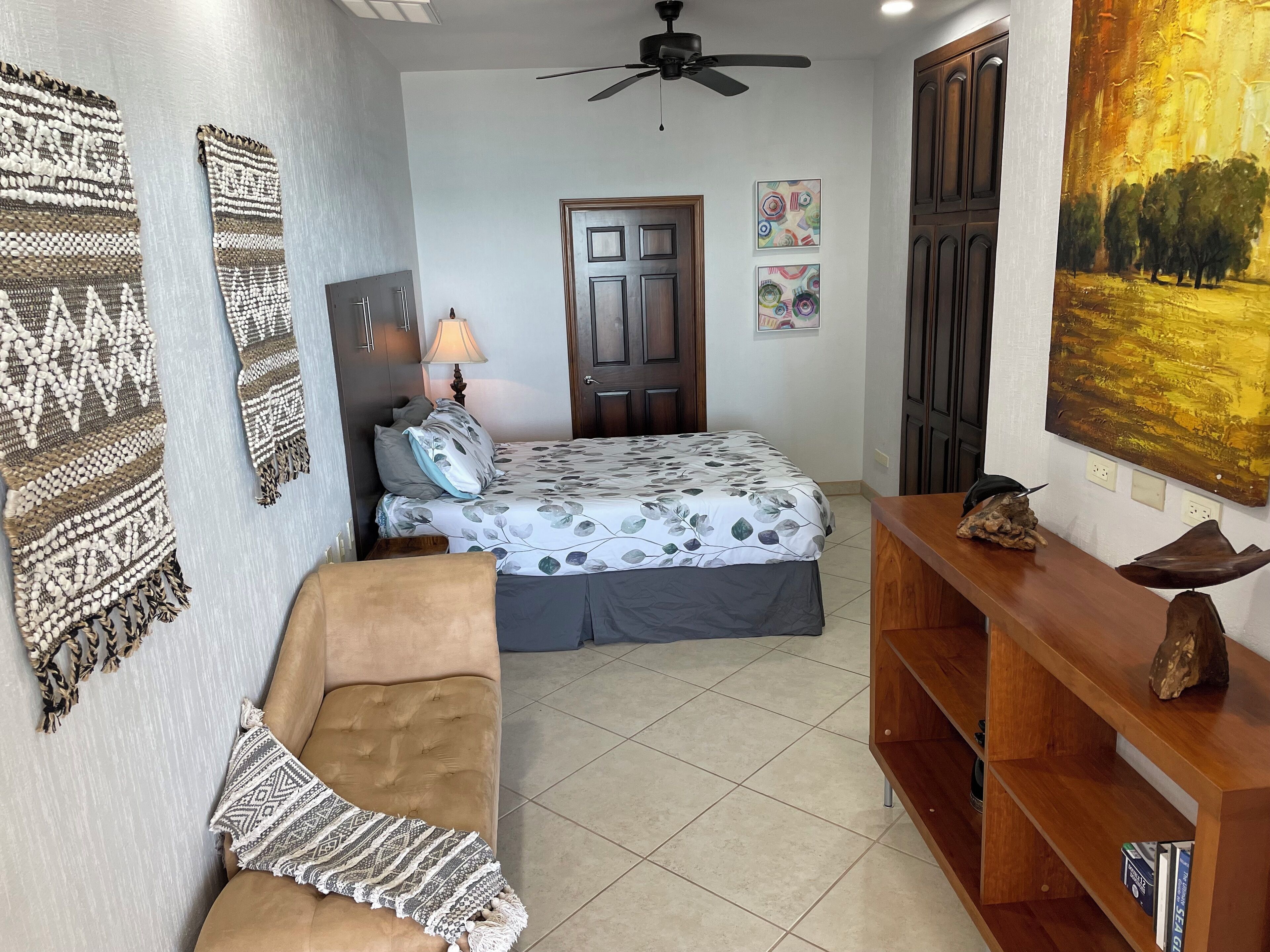 Apartamento panorámico, vistas al mar | 2 dormitorios, colchones viscoelásticos, decoración individual