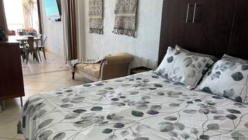 Condo panorámico, vista al océano | 2 habitaciones, camas con efecto memoria y decoración personalizada