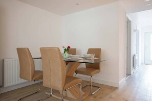 Dining - Ascot Lodge (South Cerney)