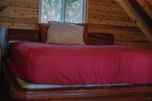 3 soverom, skrivebord, wi-fi (inkludert) og sengetøy