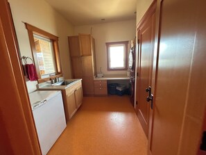 Interior - Serene retreat, just 15 minutes away from Downtown Petersburg!  (Petersburg)