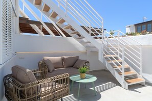 Property grounds - Casa Gecko, Sea View Sunroof Terrace - Puerto del Carmen, Lanzarote (Puerto del Carmen)