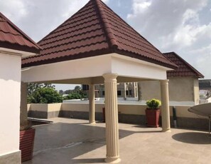 Terrace/patio - Luxurious & private modern home in Bijilo w/ SOLAR (Bijilo)